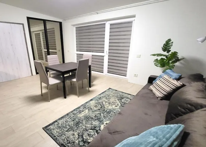 Quiet 2 In Amber Palanga